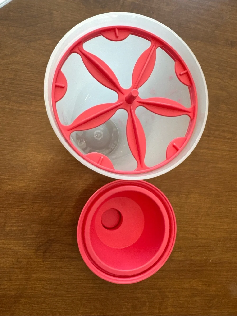 Vintage pink Tupperware, 16 ounce classic quick shake lid and tumbler